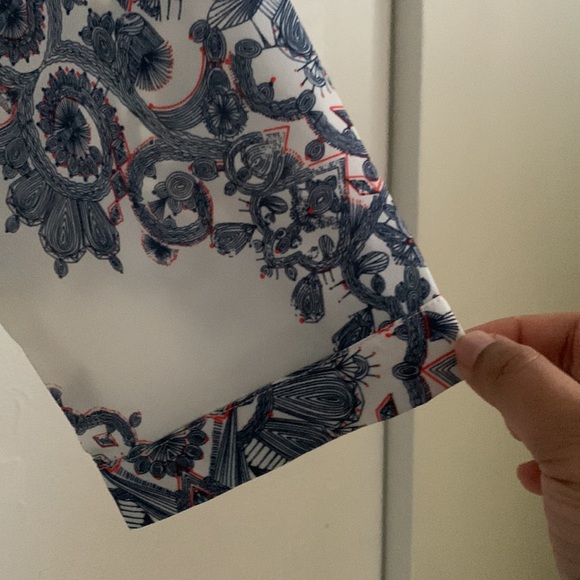 Kenar White and Blue Printed Blouse Size XL EUC - Picture 6 of 10